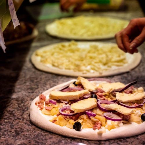 pizzeria-artisanales-pizzas-cuites-feu-de-bois-a-emporter-serignan-herault-01